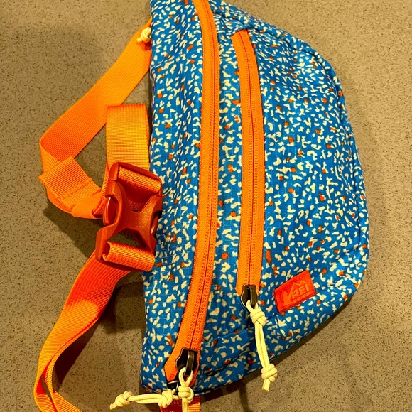 REI Bags Rei Unisex Fanny Pack Poshmark